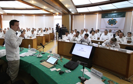 Revisan director, delegados y titulares de unidades médicas de alta especialidad avances y retos del IMSS