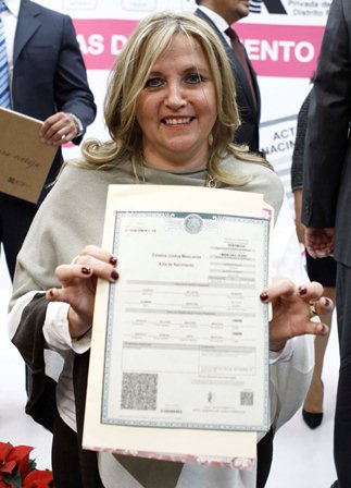 Entrega Gobierno de la CDMX más de 240 mil actas de nacimiento
