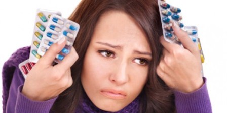 Advierten médicos del IMSS sobre los riesgos de auto medicarse