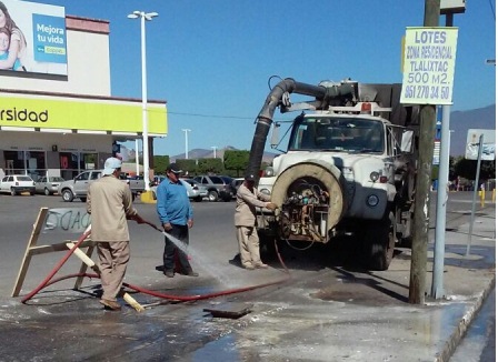 Implementa SAPAO acciones emergentes de saneamiento en agencia de Candiani