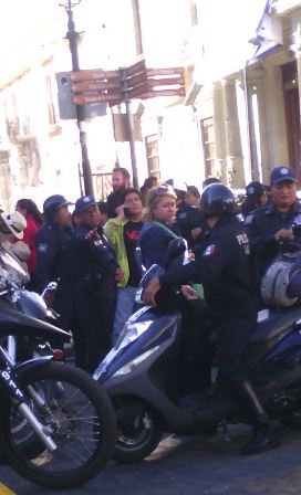 Agrede Jaime Velázquez a mujer agente de Tránsito