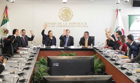 Definen ruta para dictaminar iniciativa preferente sobre revalidación de estudios para migrantes