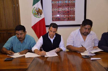 Atestigua gobernador de Oaxaca Acuerdo de Paz y de Respeto entre Mixtepec y Colotepec