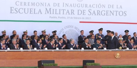 Inauguran Hospital y Escuela Militares