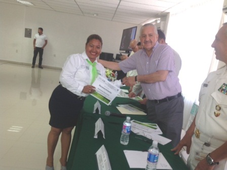 Entrega IMSS reconocimiento a Subdelegacion de Salina Cruz por logro del distintivo “Águila Doble Oro”