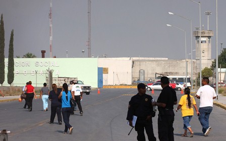 Condena CNDH violencia al interior de penales de Nuevo León