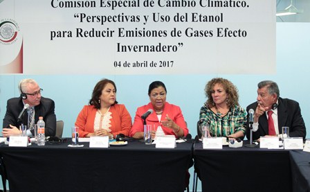 Reduciría uso del etanol costos de las gasolinas hasta en dos pesos por litro
