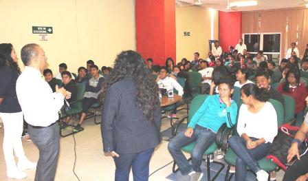 “Alas rotas”, documental enfocado a jóvenes se proyectó con éxito en la UMF 65 del IMSS Oaxaca