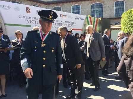 Otorgan a ciudadanos distinguidos condecoración Gran Orden “Victoria de la República”