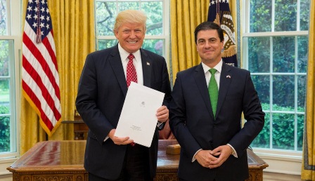 Presenta embajador Gerónimo Gutiérrez Cartas Credenciales al presidente Donald Trump