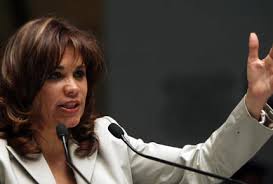 Lograr democracias paritarias requiere crear leyes más estrictas: Presidenta del Parlatino