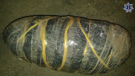 Detiene Policía Estatal a sujeto con casi un kilogramo de marihuana en Mazunte, Oaxaca