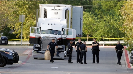 Mexicanas 25 personas abandonadas en caja de tráiler en San Antonio, Texas