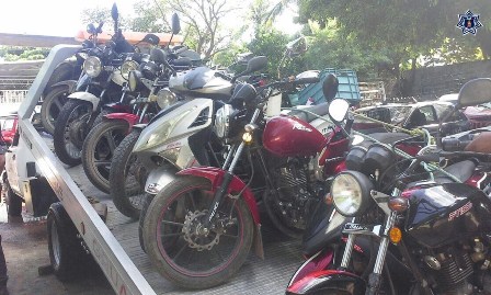 En operativo conjunto, aseguran 13 motocicletas y detienen a sujeto armado: SSPO