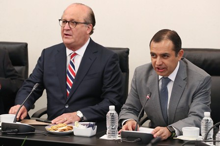 Graco Ramírez responsabiliza a autoridades federales por socavón en Paso Exprés, ante senadores y diputados