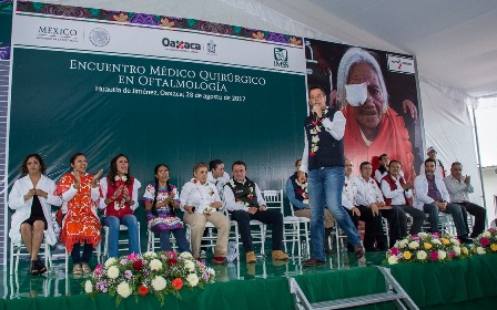Reiteran gobierno estatal y el IMSS apoyo a familias y jóvenes oaxaqueños