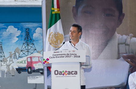 Encabeza gobernador de Oaxaca inicio del Ciclo Escolar 2017-2018