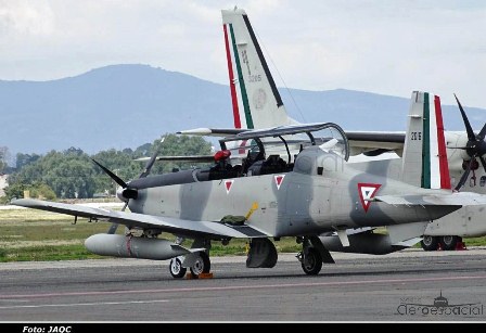 Sufren aeronaves militares accidente en el Estado de México