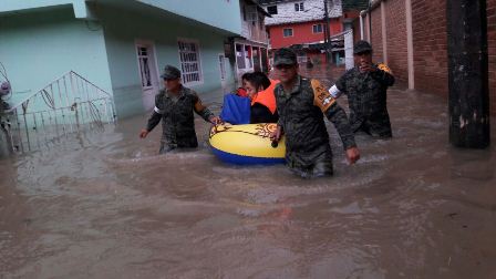 Más de 100 viviendas y 600 personas afectadas por desbordamientos de ríos en Guerrero