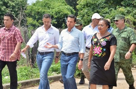 Anuncia EPN entrega de tarjetas electrónicas para reconstruir viviendas en el Istmo