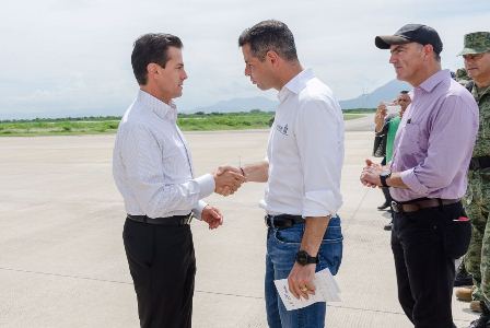 Arriba presidente Enrique Peña a Oaxaca para evaluar daños en el Istmo