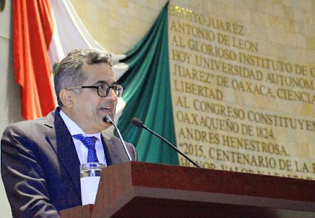 Urgente resolver crisis financiera de la UABJO: Antonio Altamirano