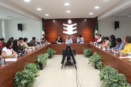 Estrechan IEEPCO e INE coordinación para organizar elecciones 2018 en Oaxaca