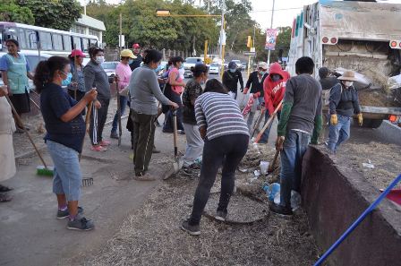 Realizan labores de rescate y limpieza de espacios públicos en Santa Lucía del Camino