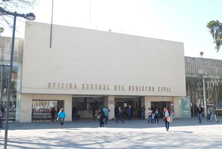 Recibe Registro Civil CDMX nuevos anaqueles para albergar archivo