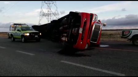 Primer volcadura del año por evento norte en el Istmo