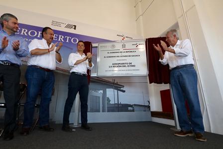 Fortalecen conectividad aérea, terrestre y comunicaciones en la zona del Istmo