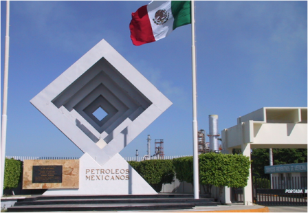 Atiende personal de Pemex derrame provocado por toma clandestina en Juchitán