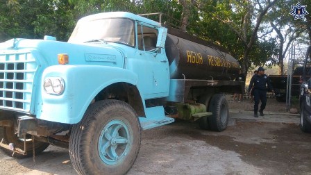 Aseguran tres vehículos