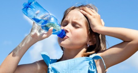 Recomienda IMSS rehidratarse para evitar los golpes de calor