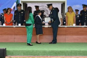 48 militares recompensados