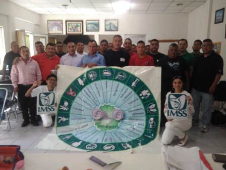 Lleva IMSS estrategia educativa “Ella y Él” al Cuerpo de Bomberos de Oaxaca