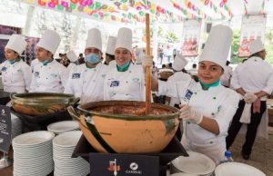 El gobernador Alejandro Murat Hinojosa expresó que este encuentro reúne la sabiduría de las cocineras tradicionales.