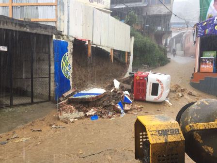Dejan lluvias de Onda Tropical 11 una persona lesionada y daños materiales en Oaxaca