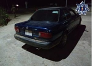 Nissan, azul y placas de circulación HBJ77A del Estado de Guerrero.