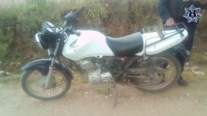 Motocicleta Honda, serie 3H1KA4170DD000751, sin placa de circulación.