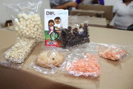 Beneficia DIF Oaxaca con desayunos escolares “fríos” a escuelas de Santa Lucía del Camino