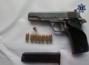 Durante recorridos de seguridad y vigilancia