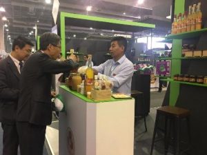 Oaxaca también se encuentra presente con la bebida tradicional que es el mezcal.