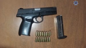 Pistola calibre 9 mm, marca  Smith & Wesson, matrícula PAH3471.