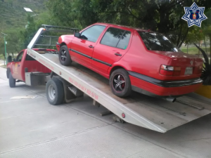 Jetta, placas LRK7841 del Estado de México y serie 3VW1671HMSM000544.