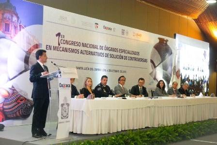 Analizan proceso de implementación de mecanismos alternativos de solución de controversias