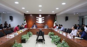 Aprobó en sesión pública