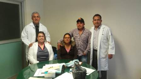 Salvan especialistas del IMSS la vida a mujer mixteca con preeclampsia y a su bebé