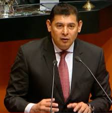 Anuncian foros para debatir iniciativa sobre cobro de comisiones bancarias