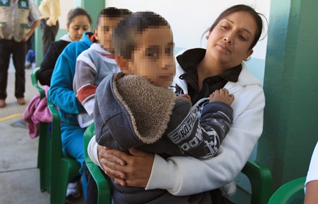 En época de frío aumentan los casos de alergia y asma: Advierten especialistas del IMSS